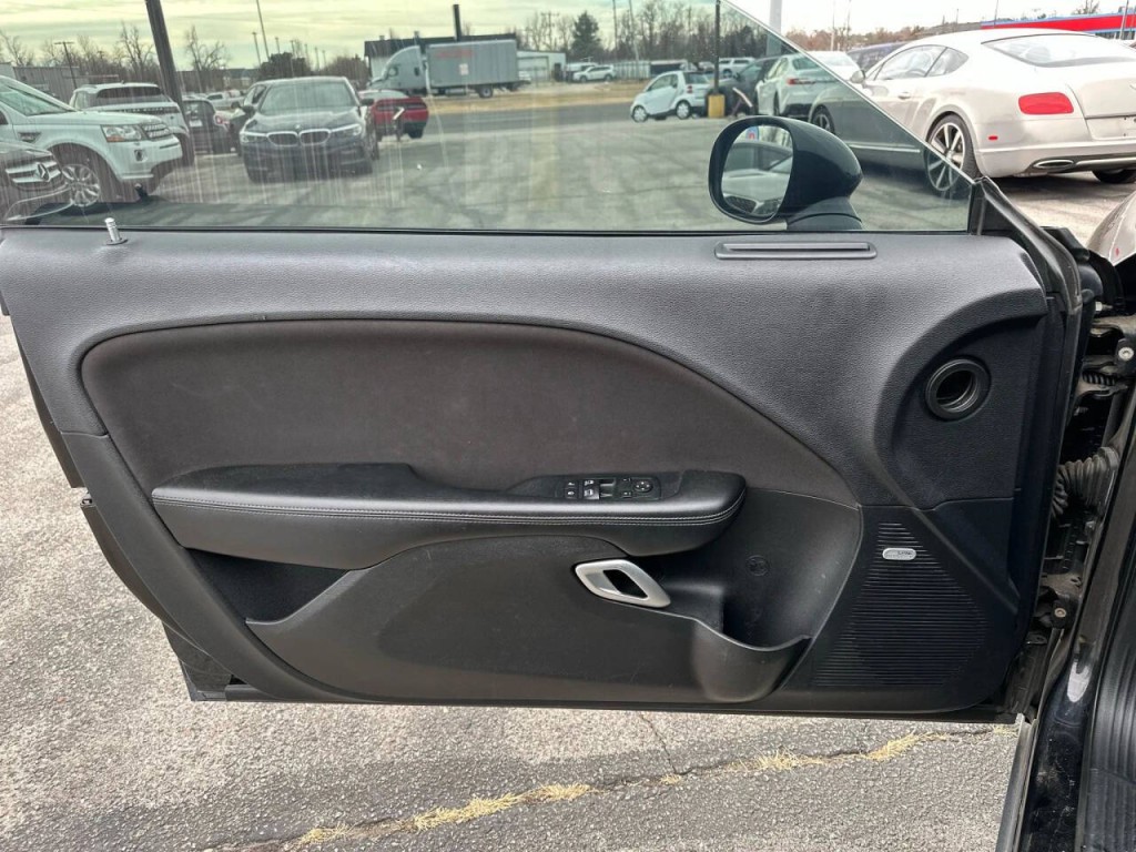 2015 Dodge Challenger Image 18