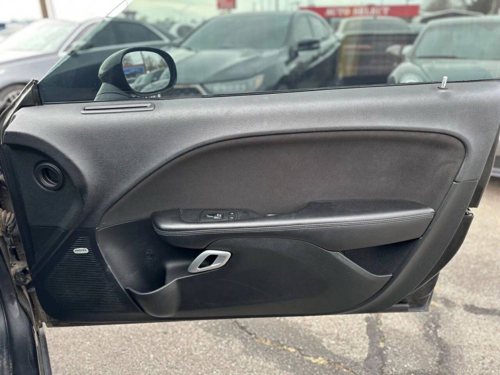 2015 Dodge Challenger Image 19