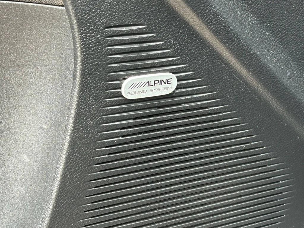 2015 Dodge Challenger Image 24