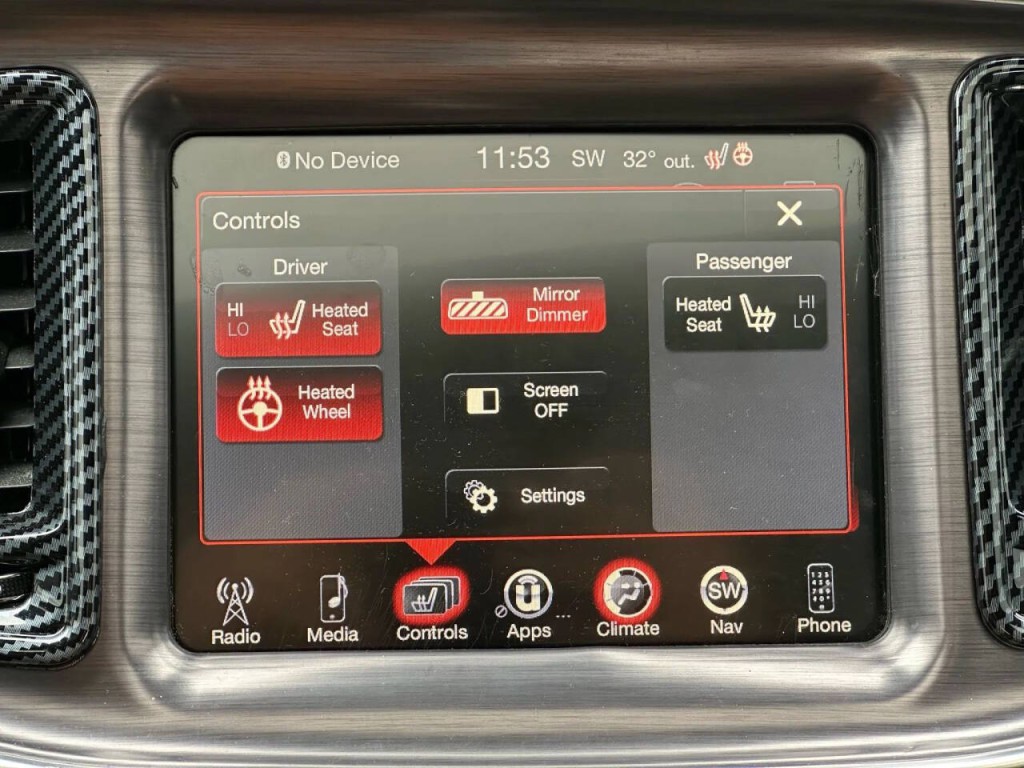 2015 Dodge Challenger Image 25