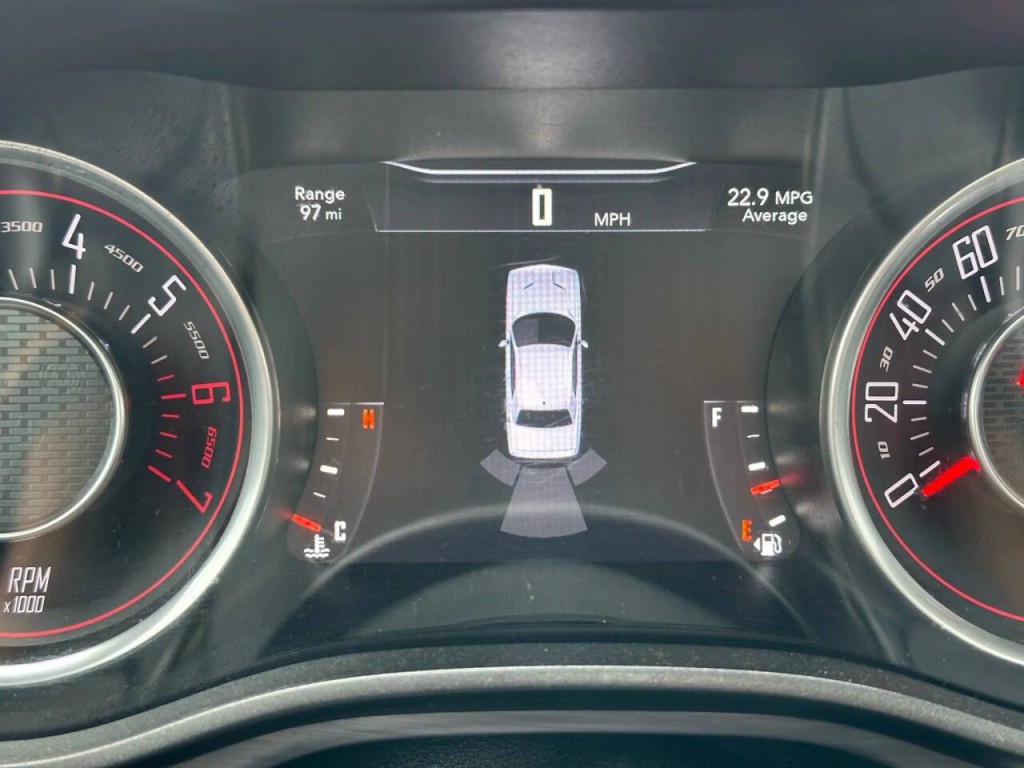 2015 Dodge Challenger Image 26