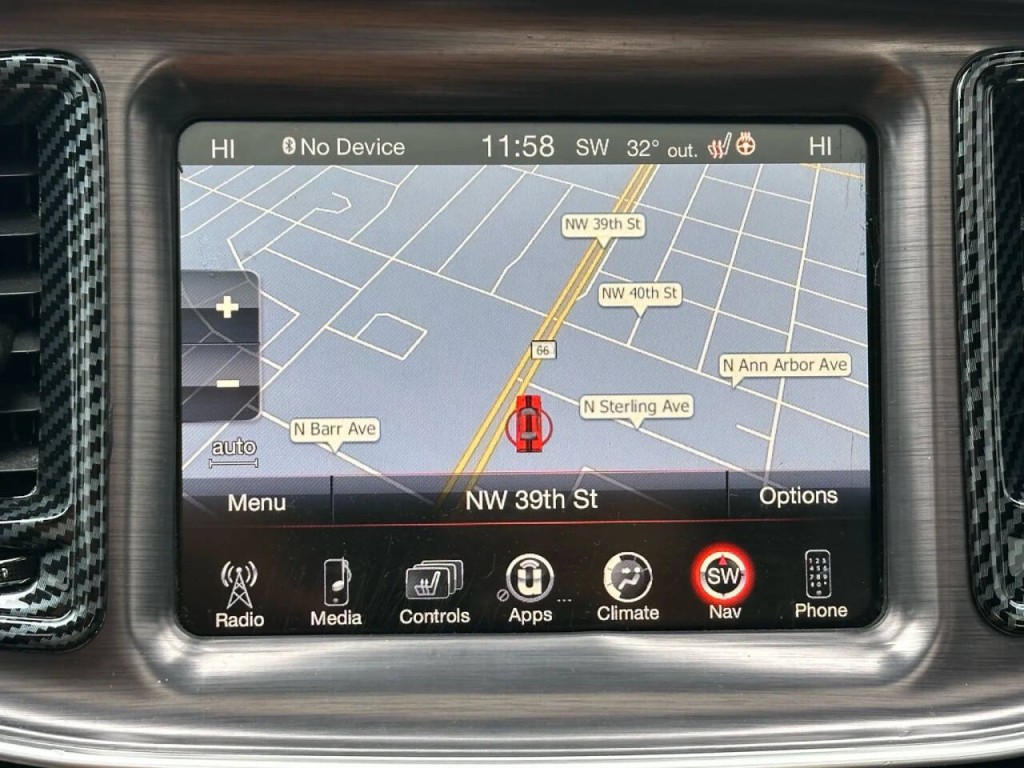 2015 Dodge Challenger Image 29