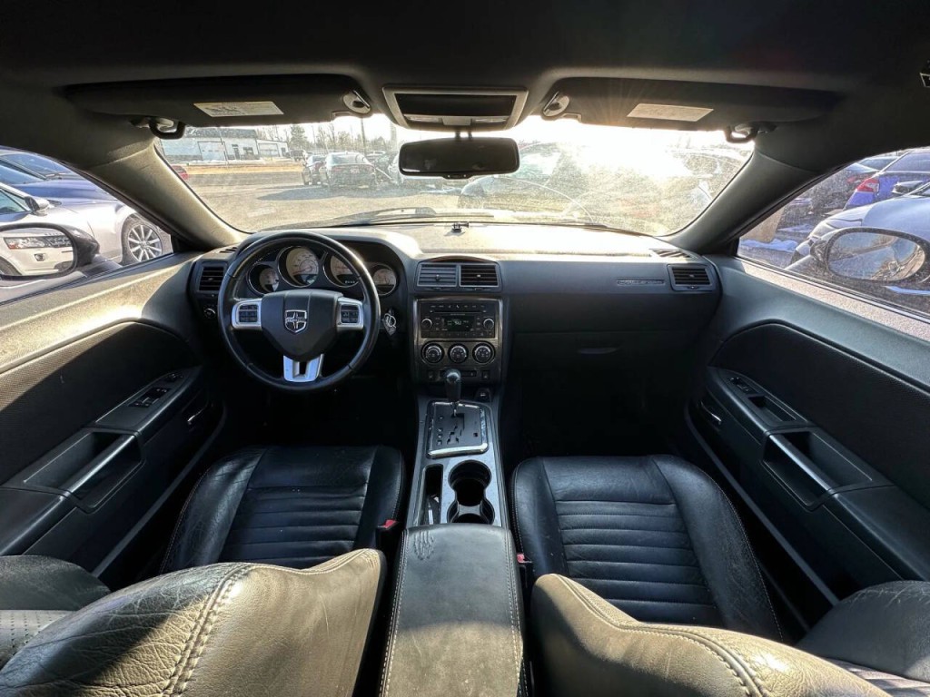 2013 Dodge Challenger Image 11