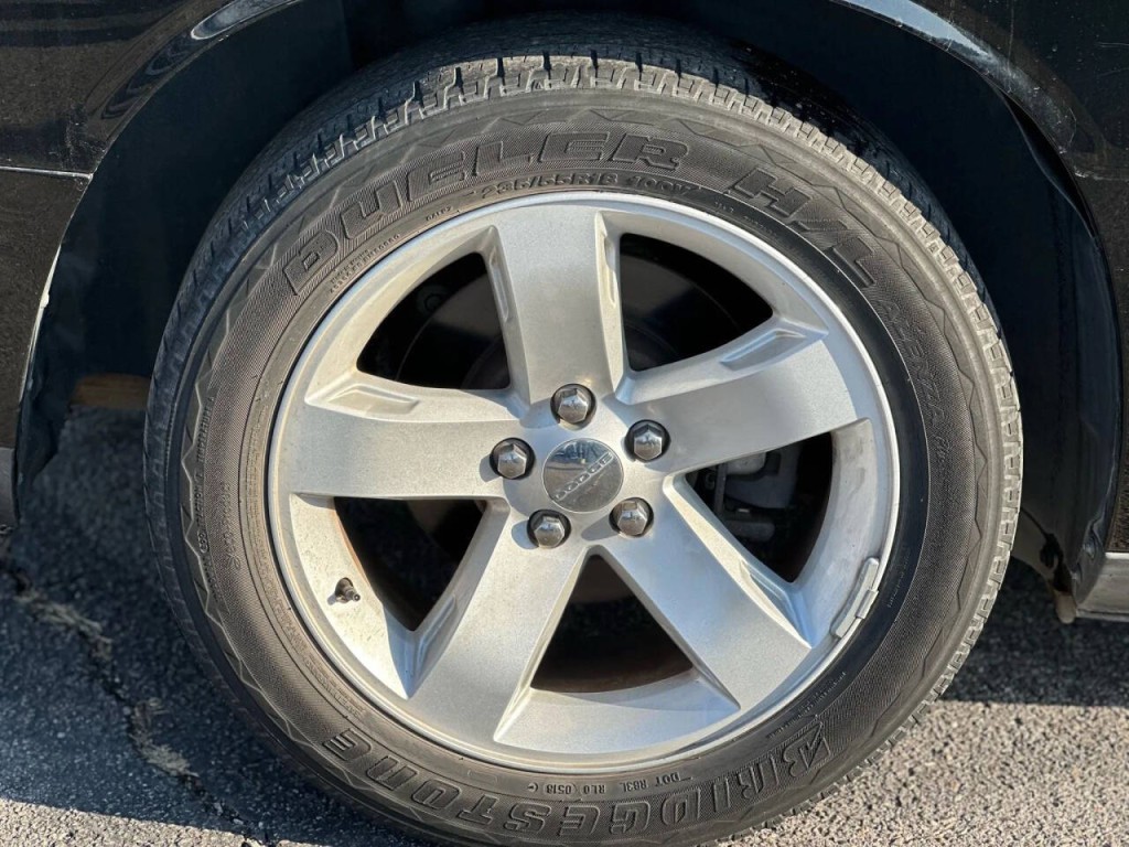 2013 Dodge Challenger Image 22