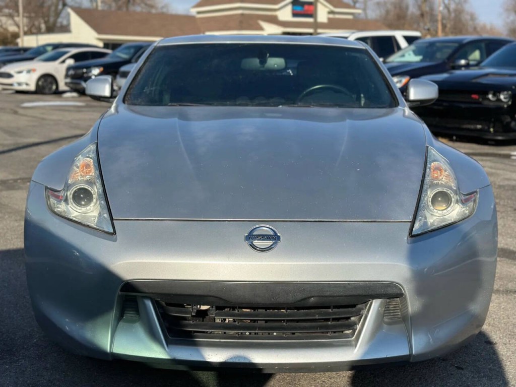 2009 Nissan 370Z Image 3