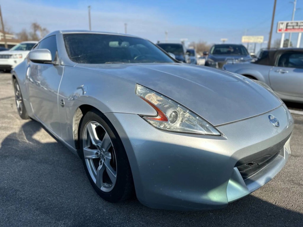 2009 Nissan 370Z Image 4