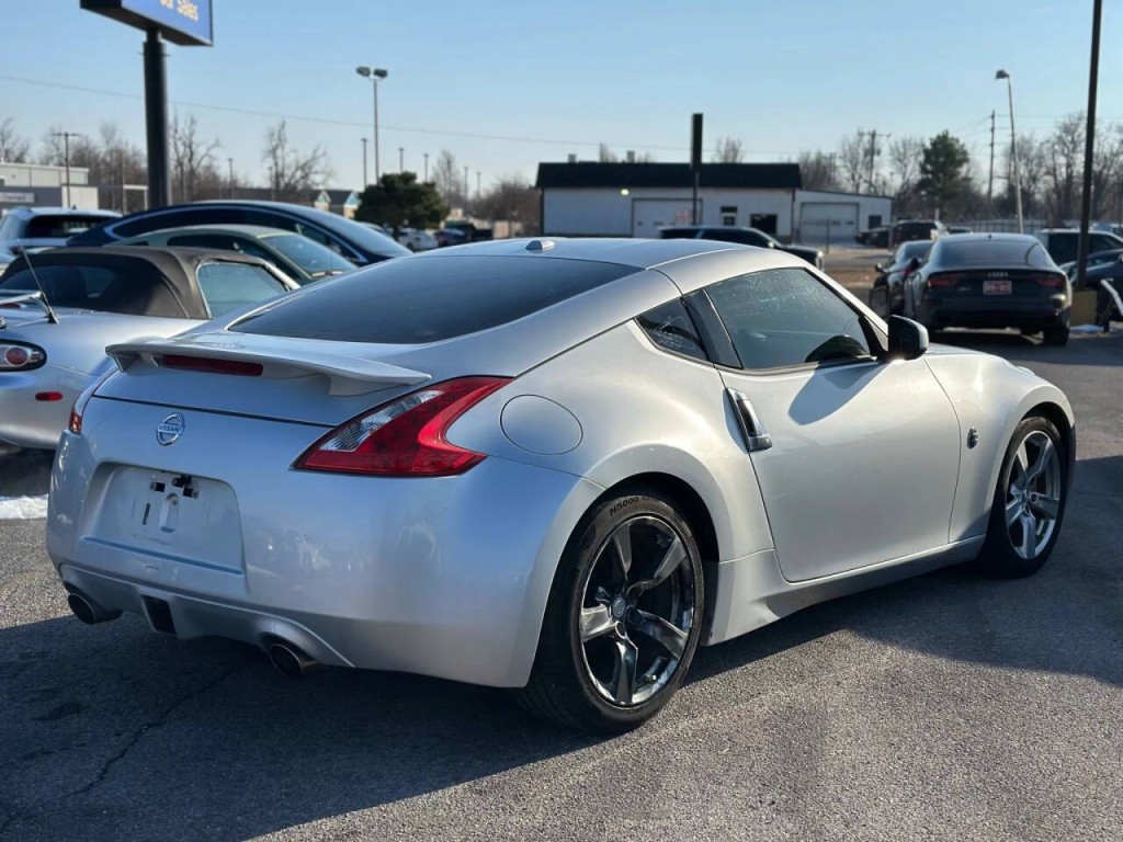 2009 Nissan 370Z Image 6