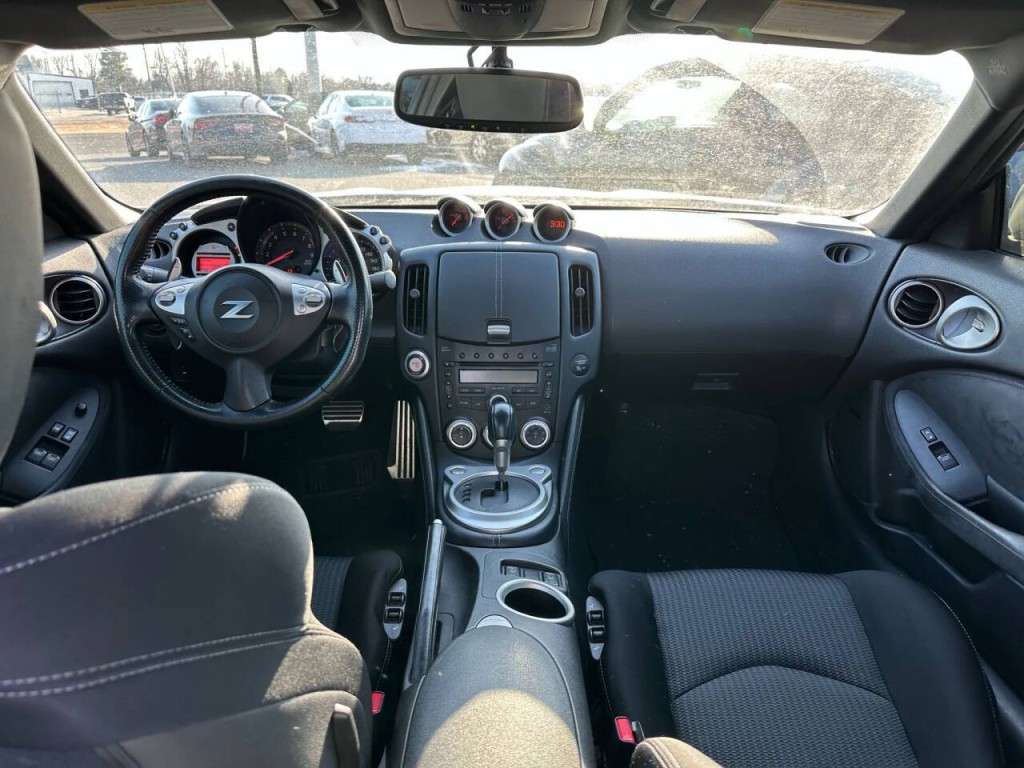 2009 Nissan 370Z Image 12