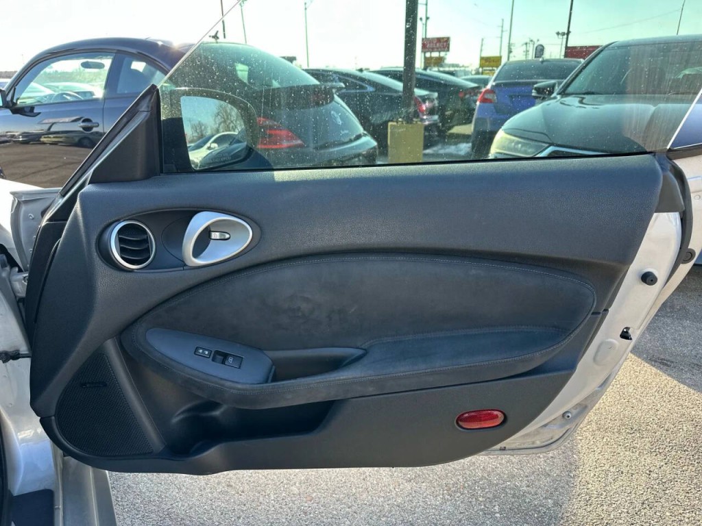 2009 Nissan 370Z Image 21