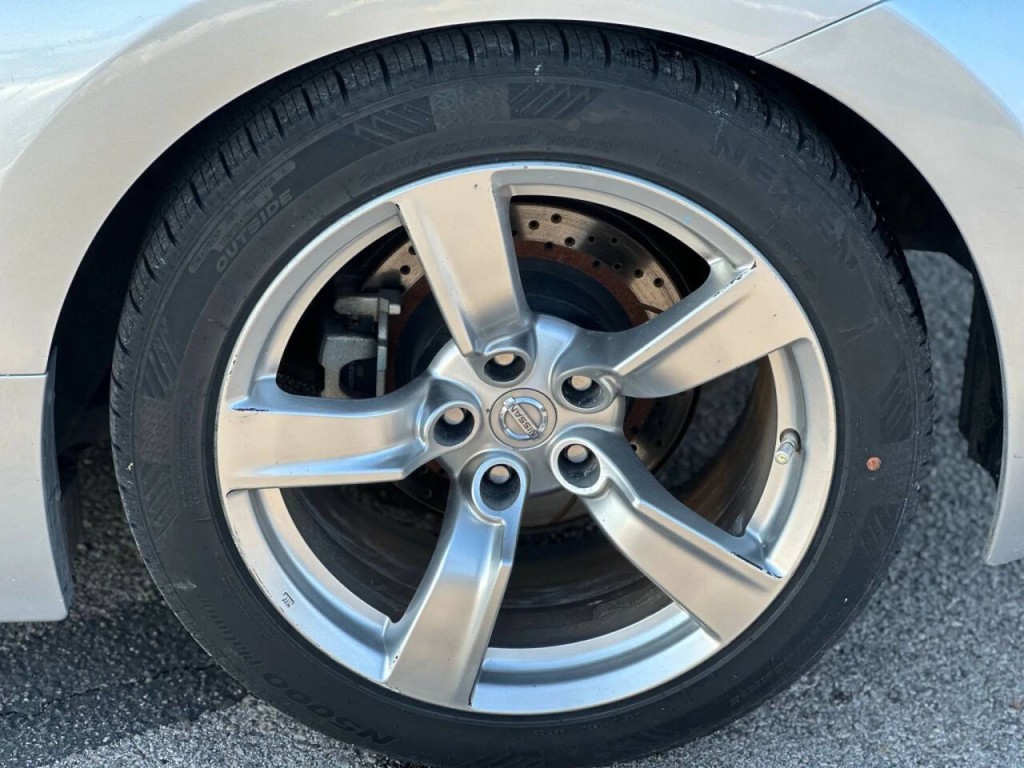 2009 Nissan 370Z Image 23