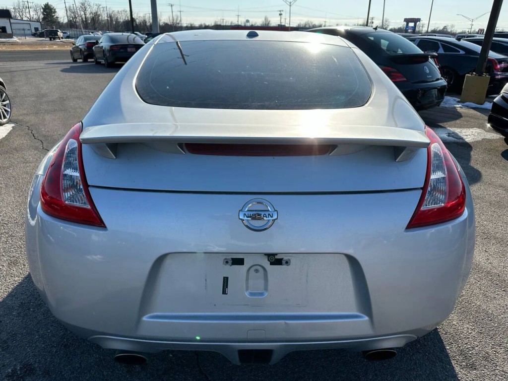 2009 Nissan 370Z Image 33