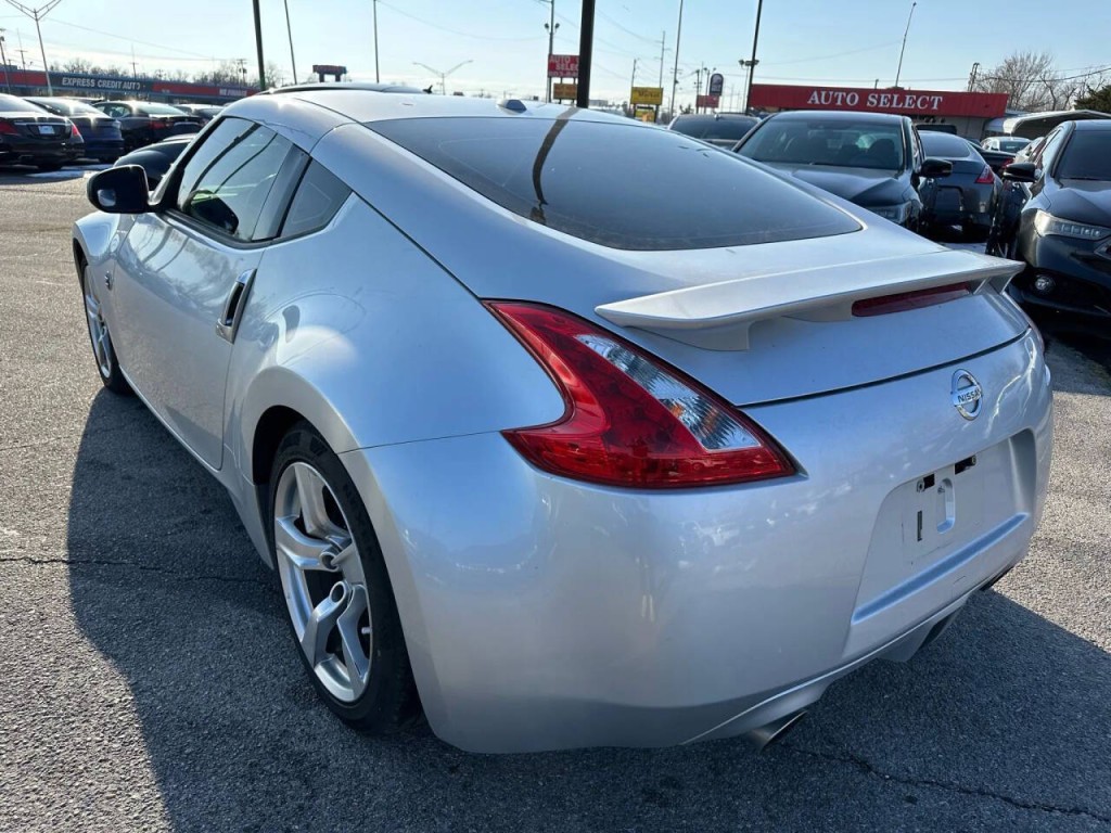 2009 Nissan 370Z Image 34
