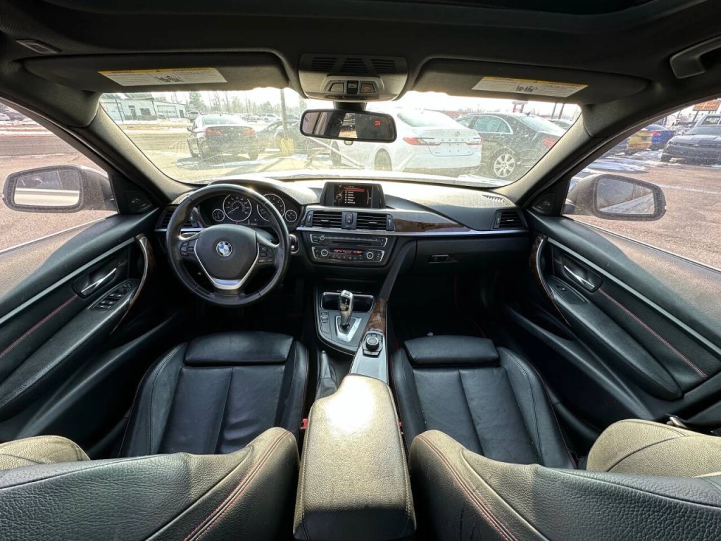 2015 BMW 3 Series Image 11