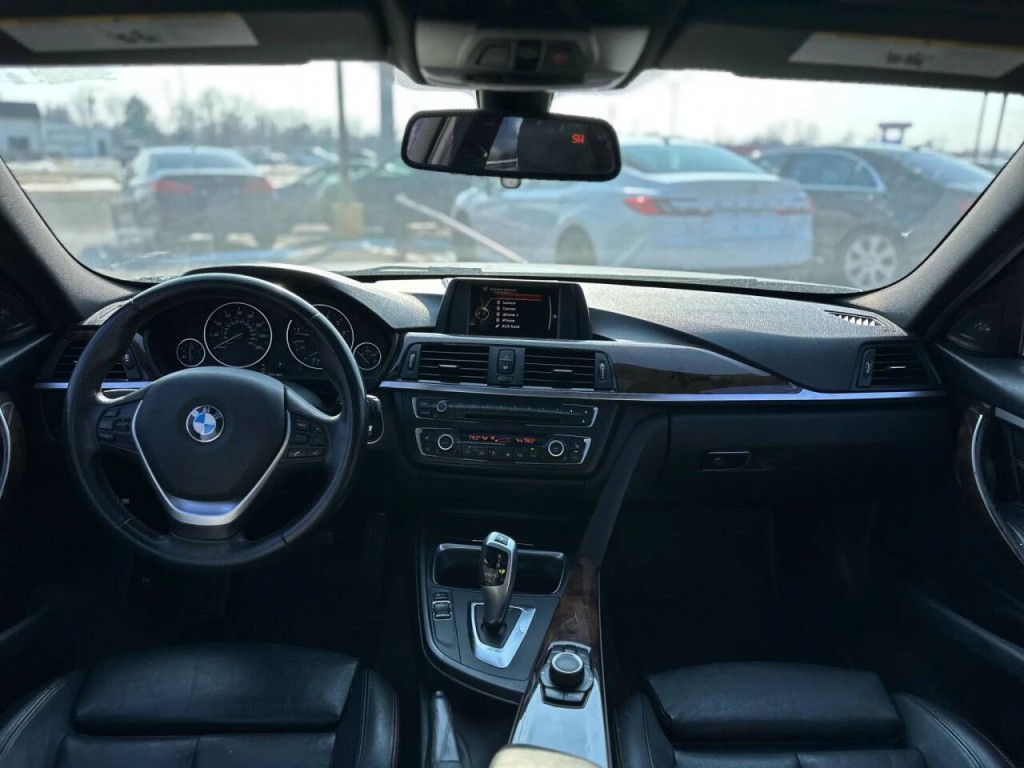 2015 BMW 3 Series Image 12