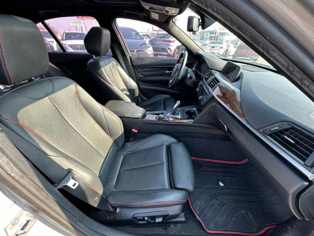 2015 BMW 3 Series Image 13