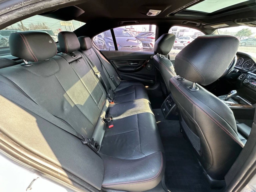 2015 BMW 3 Series Image 14