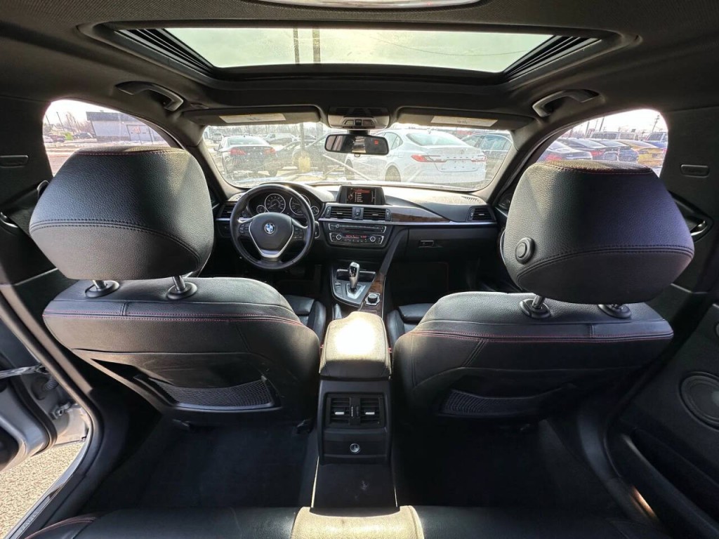 2015 BMW 3 Series Image 15