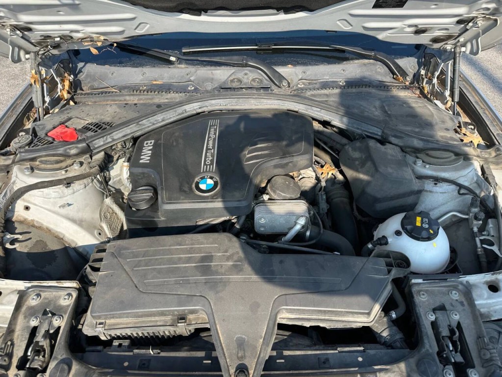 2015 BMW 3 Series Image 19