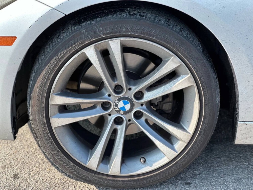 2015 BMW 3 Series Image 26