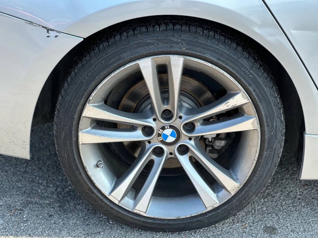 2015 BMW 3 Series Image 27