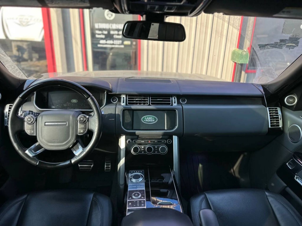 2015 Land Rover Range Rover Image 12
