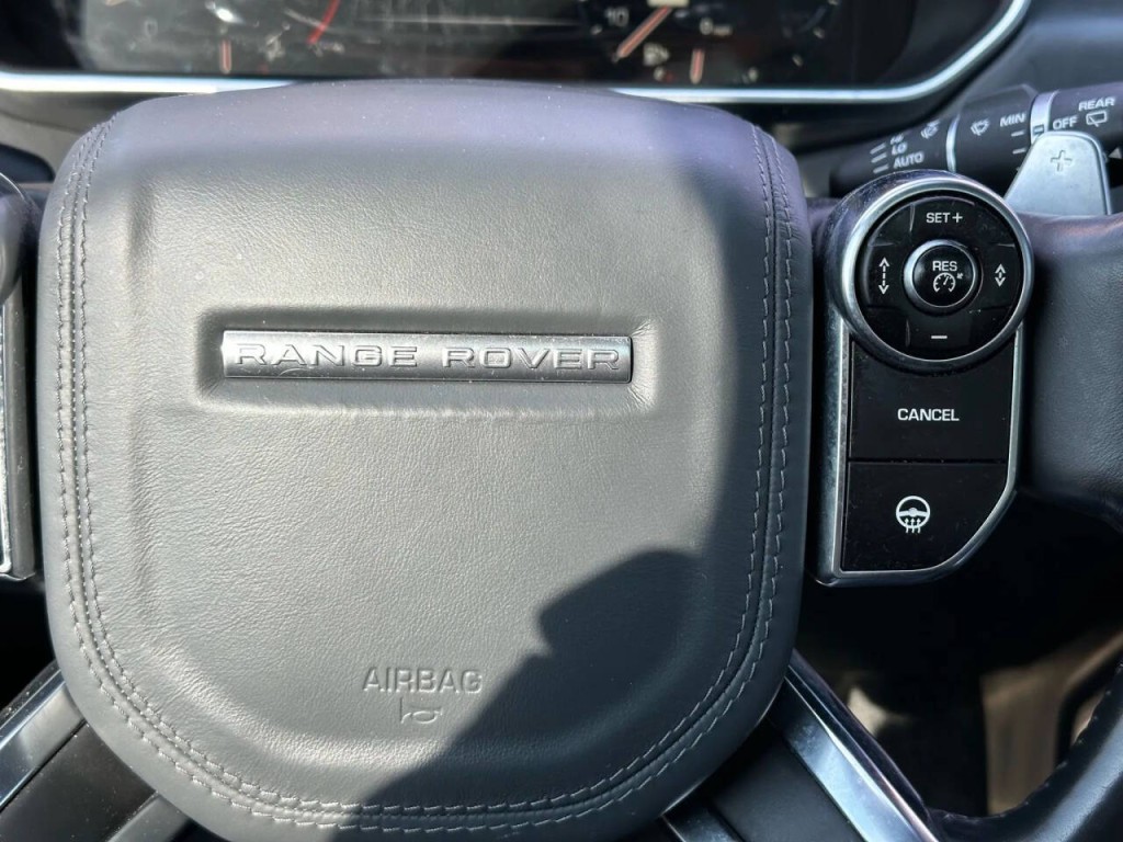 2015 Land Rover Range Rover Image 32