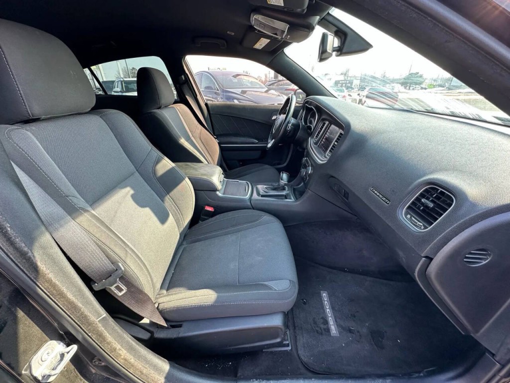 2017 Dodge Charger Image 12