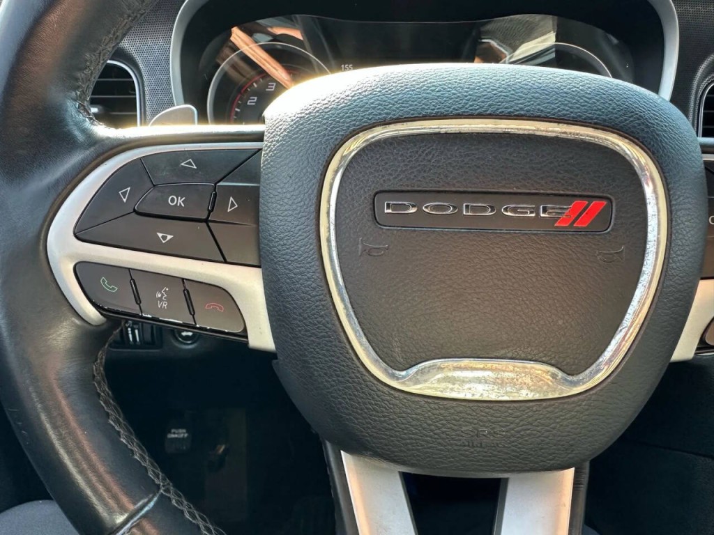 2017 Dodge Charger Image 38