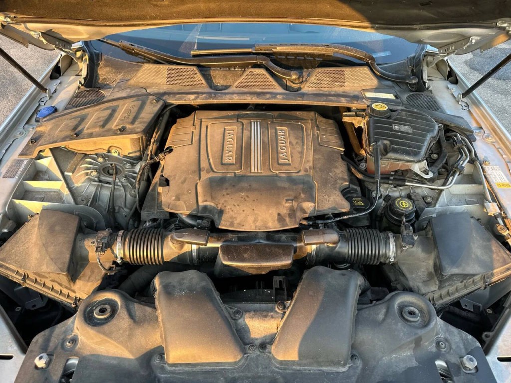 2011 Jaguar XJ Image 18