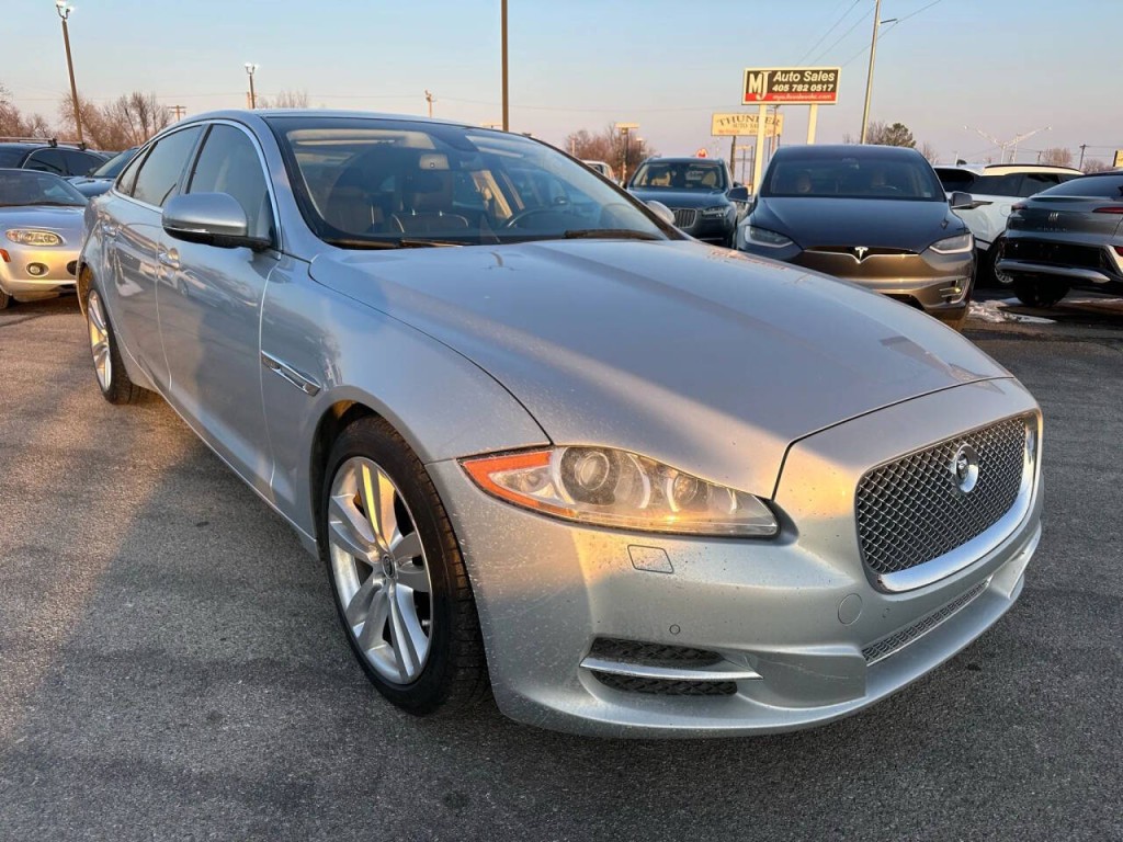 2011 Jaguar XJ Image 29