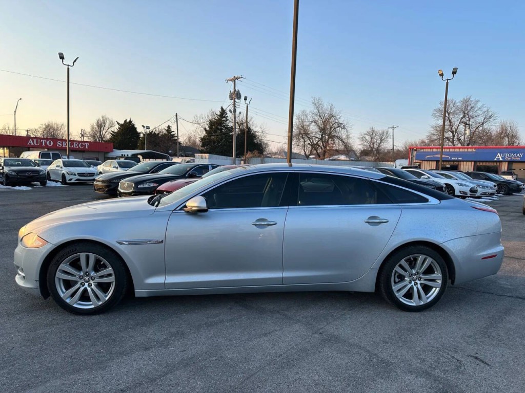 2011 Jaguar XJ Image 34