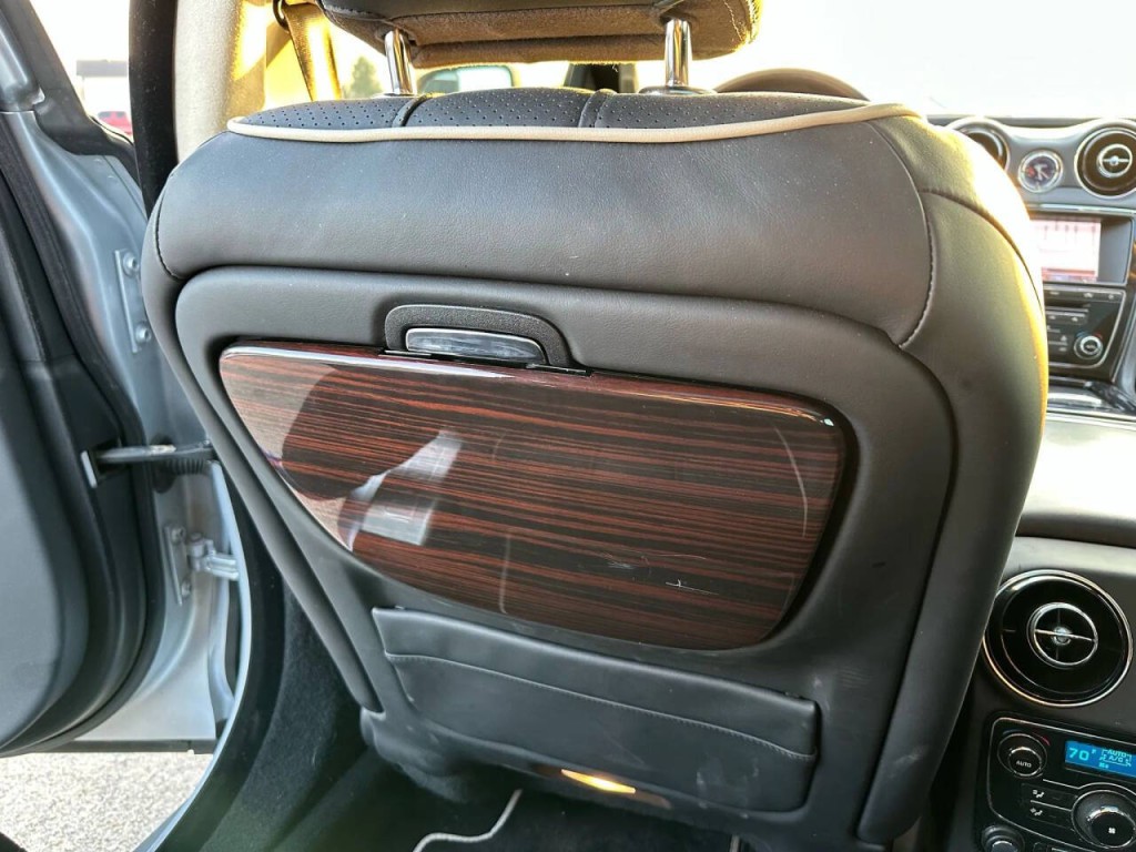 2011 Jaguar XJ Image 36
