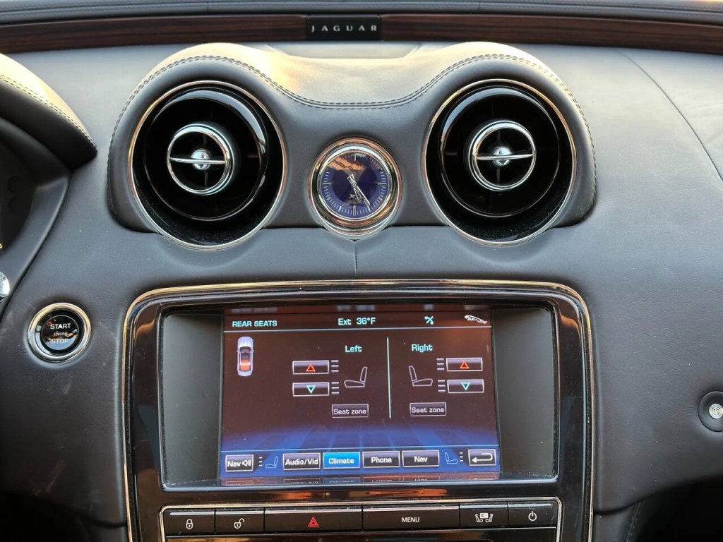 2011 Jaguar XJ Image 39