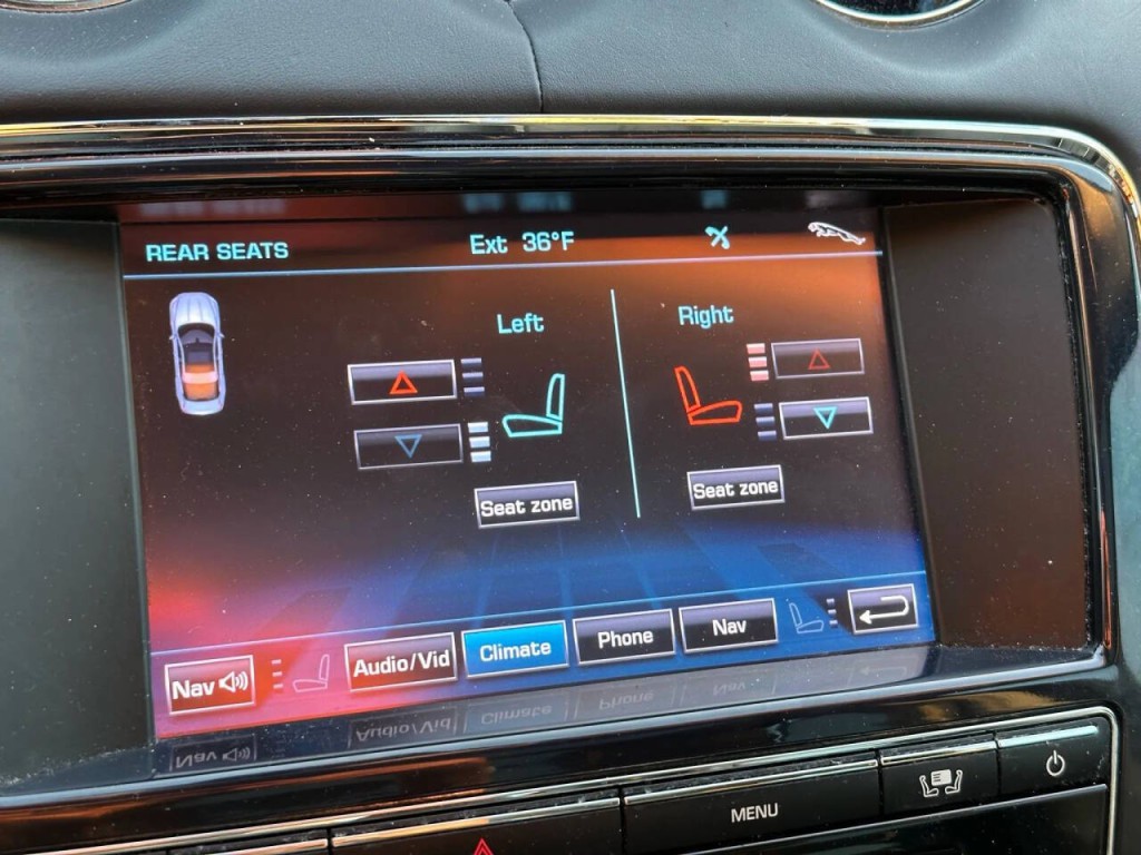 2011 Jaguar XJ Image 42