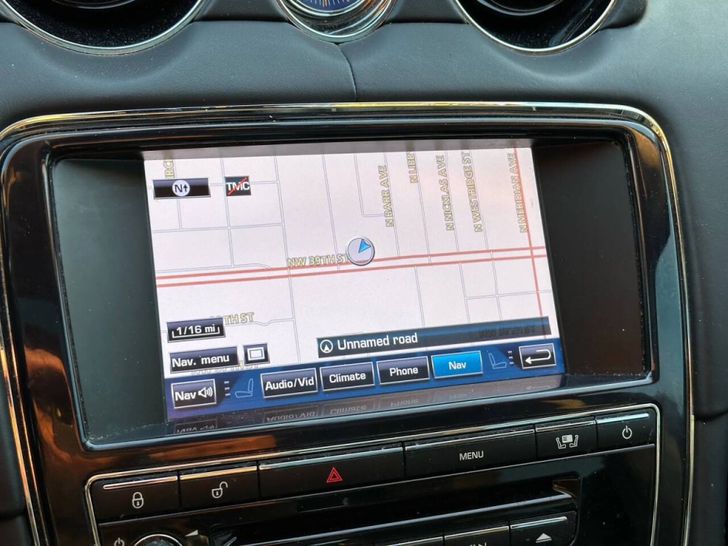 2011 Jaguar XJ Image 45