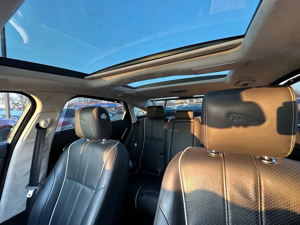 2011 Jaguar XJ Image 49