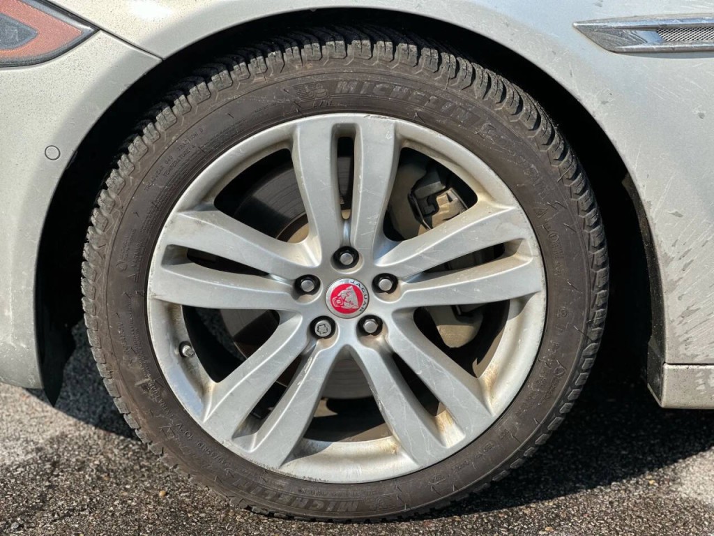 2016 Jaguar XJ Image 22