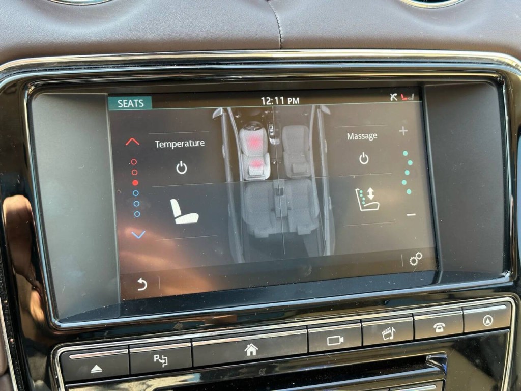 2016 Jaguar XJ Image 29