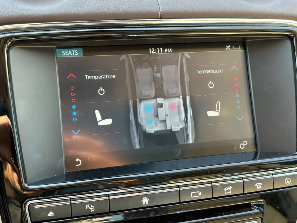 2016 Jaguar XJ Image 31