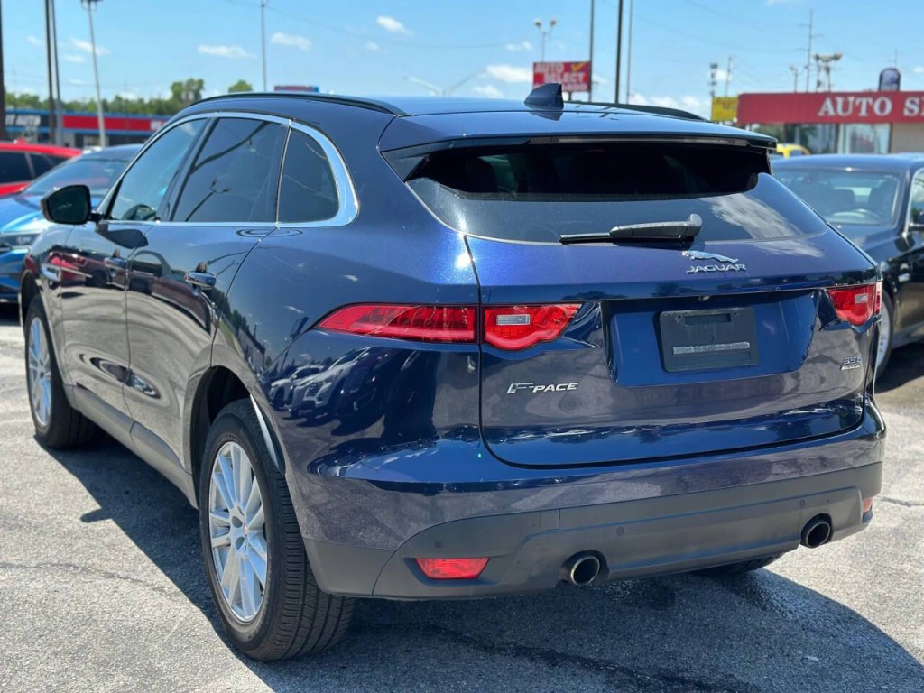 2018 Jaguar F-PACE Image 8