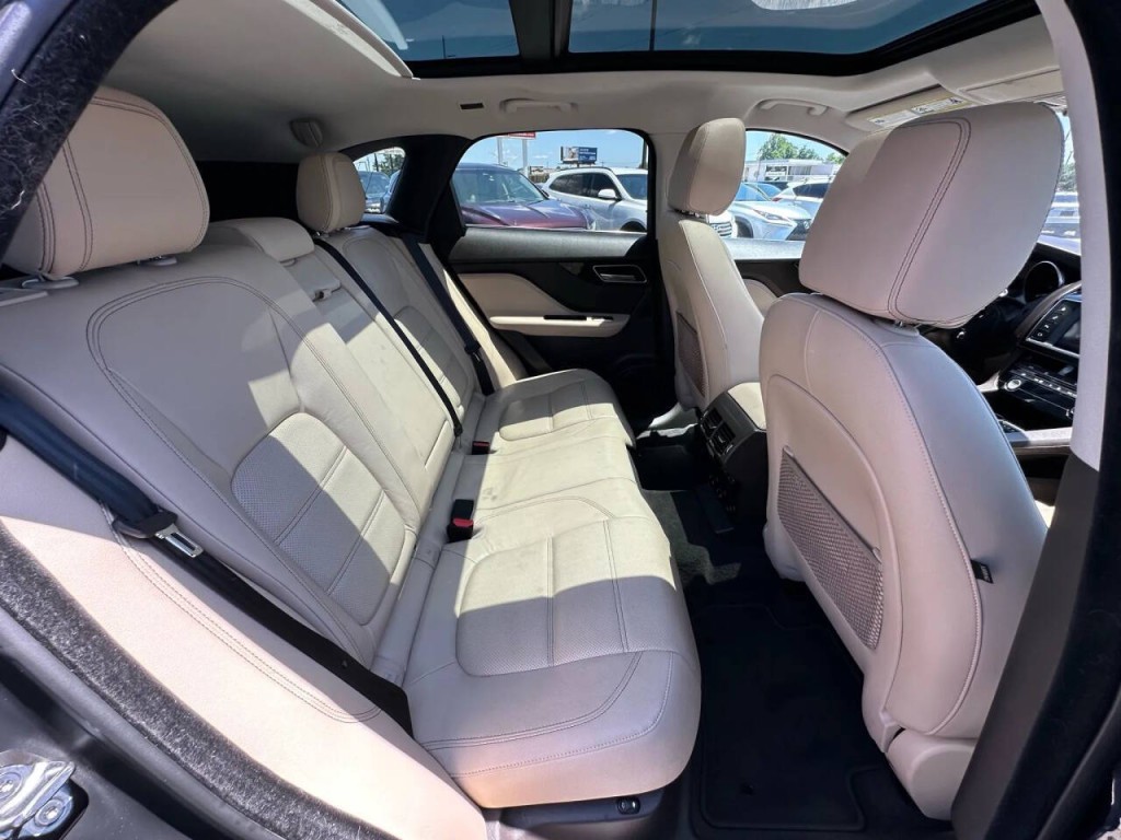 2018 Jaguar F-PACE Image 14