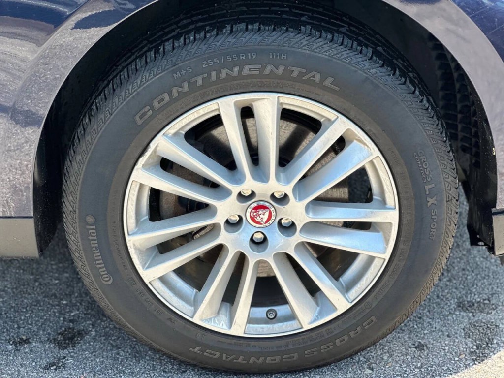 2018 Jaguar F-PACE Image 24