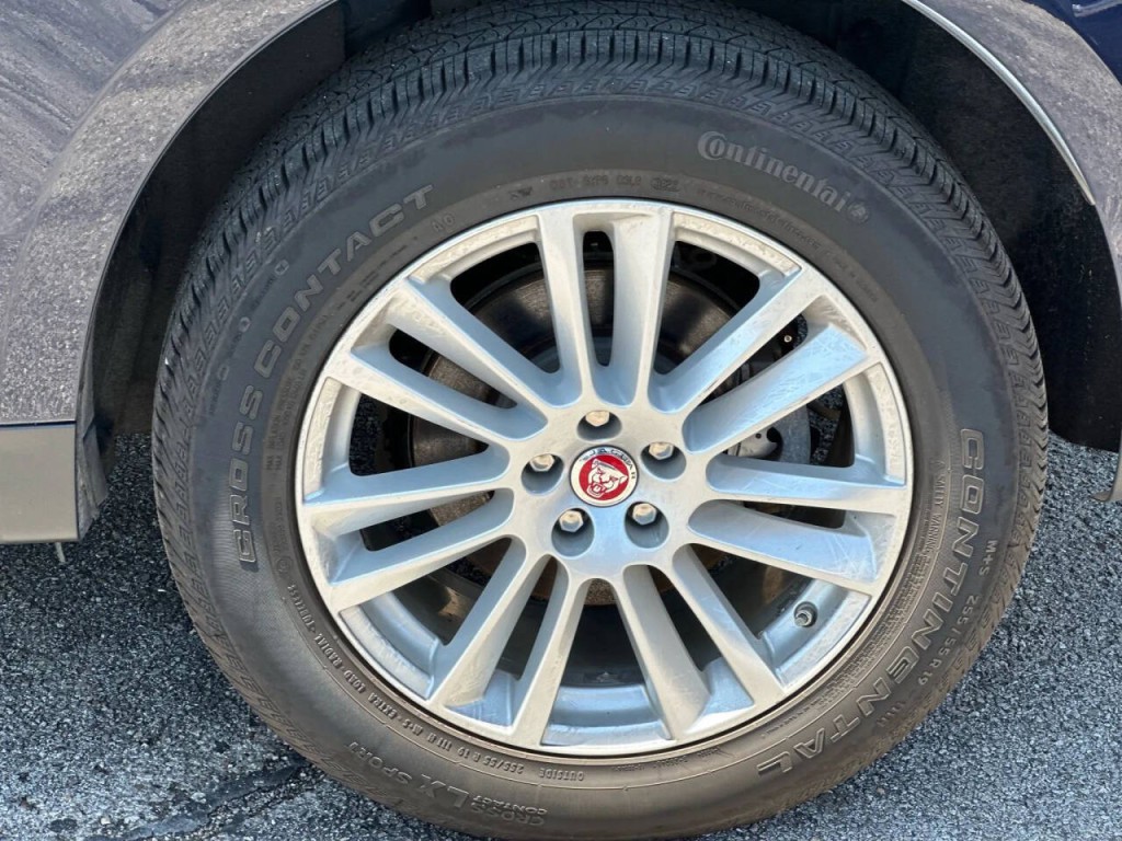 2018 Jaguar F-PACE Image 25