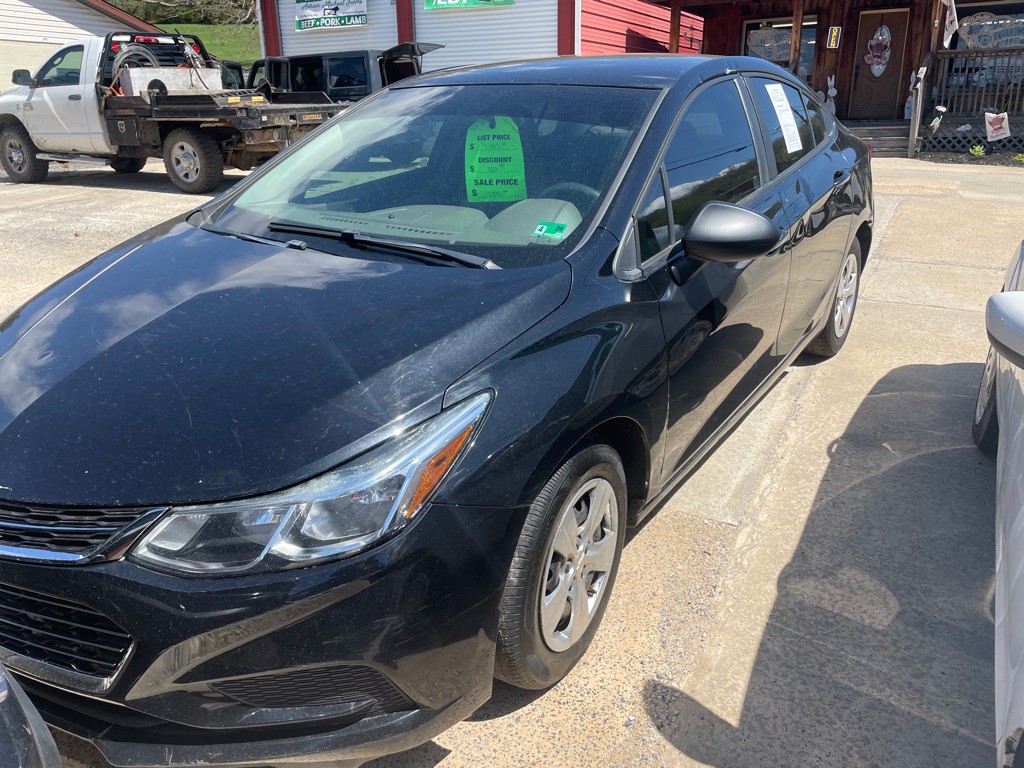 2018 Chevrolet Cruze Image 2