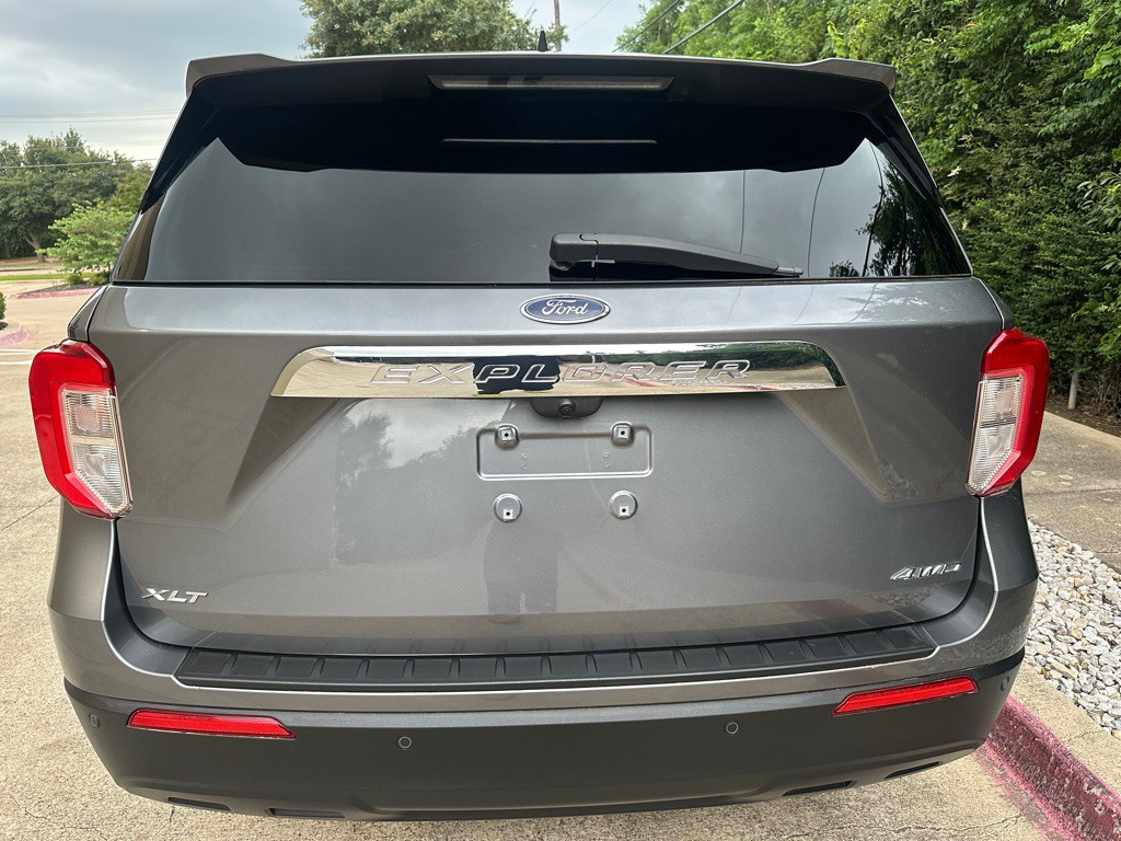 2022 Ford Explorer Image 13