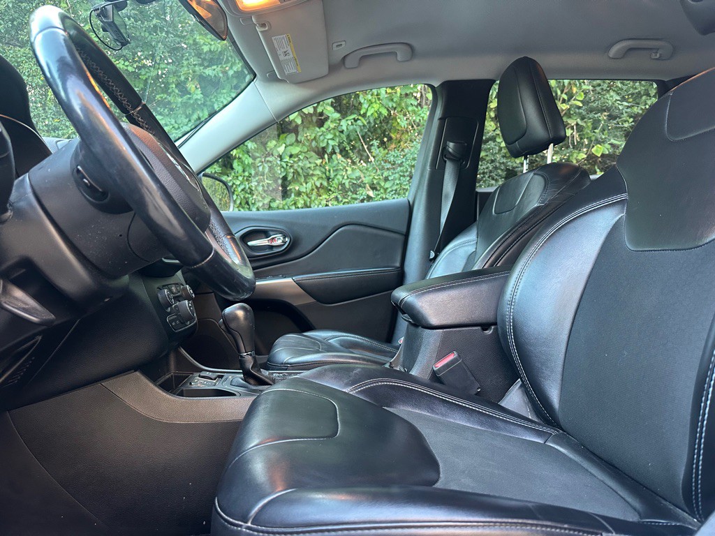 2019 Jeep Cherokee Image 9