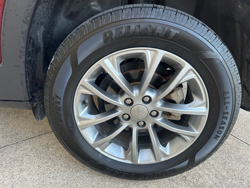 2019 Jeep Cherokee Image 18