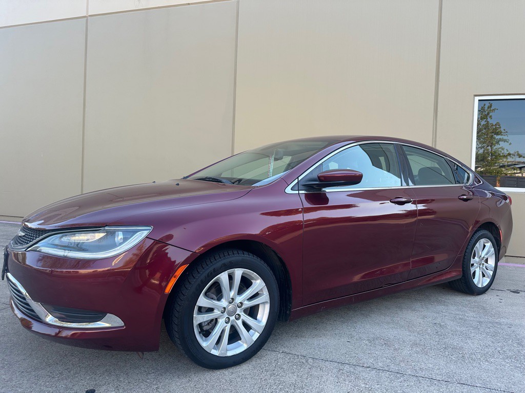 2016 Chrysler 200 Image 4