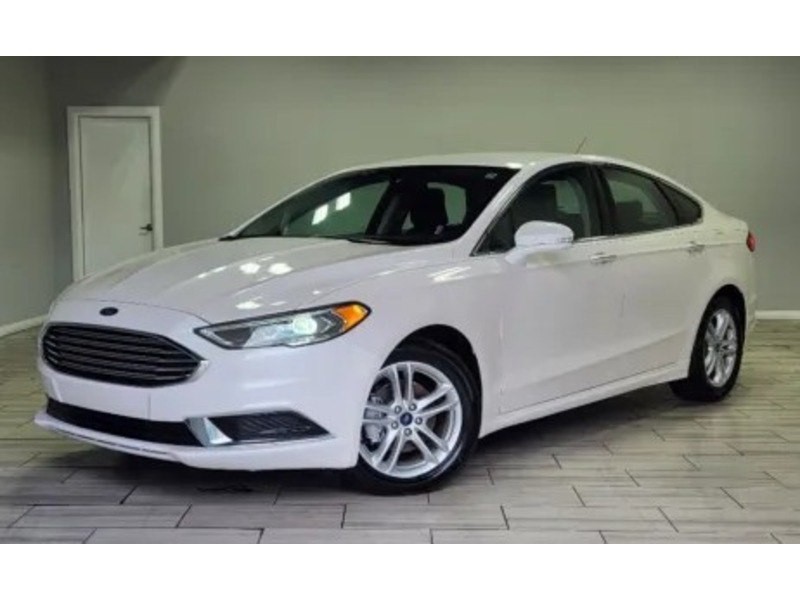 2017 Ford Taurus Image 1