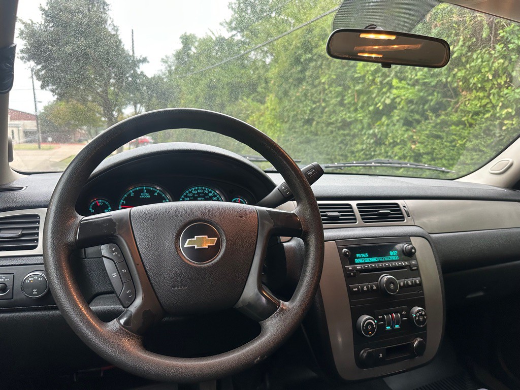 2011 Chevrolet Tahoe Image 8